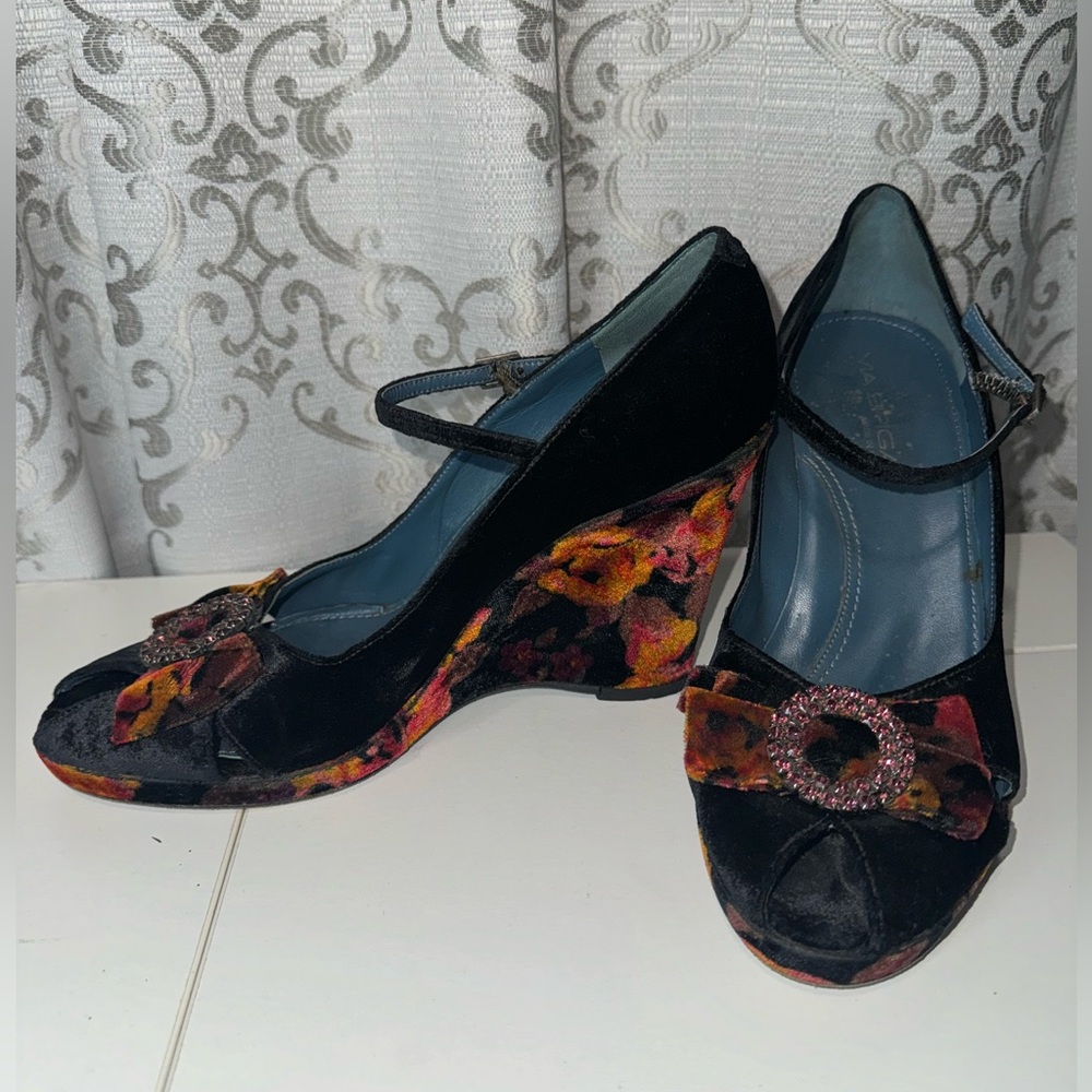 Vintage VIA SPIGA Velvet Floral Wedges Size10